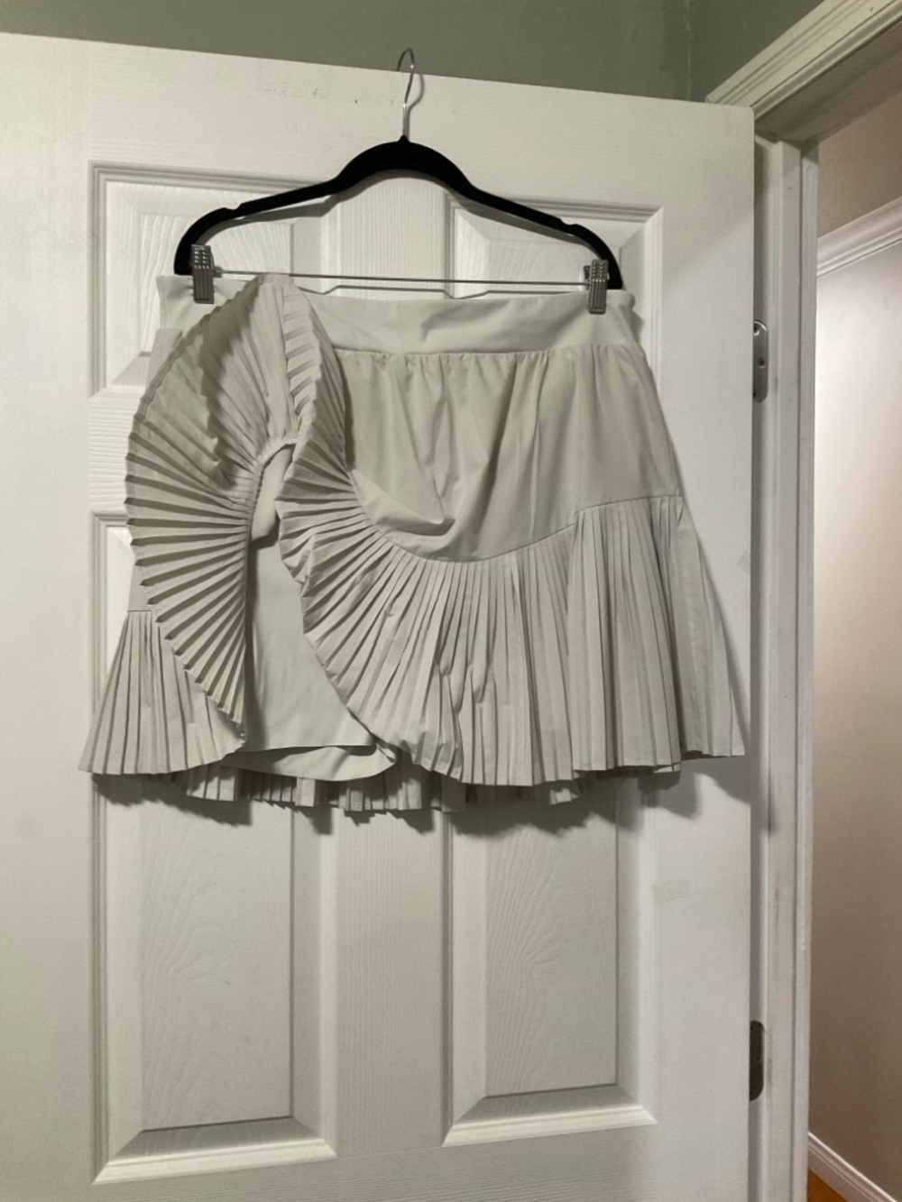 SPANX Light Gray Pleated Hem Mini Skirt - Picture 2 of 2